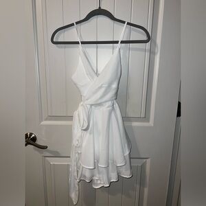 Francesca’s white dress (NWT) 🤍✨